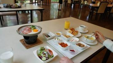 食事・飲み物 / 3