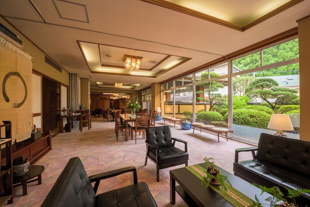 ロビーラウンジ