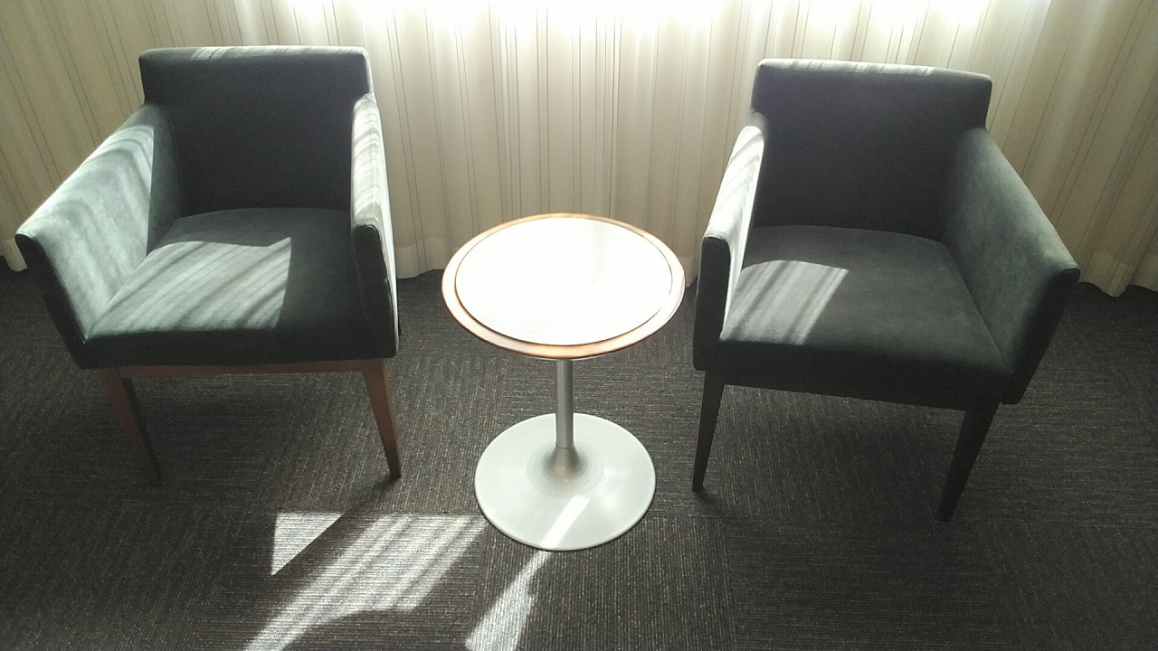 テーブルにイスも便利です