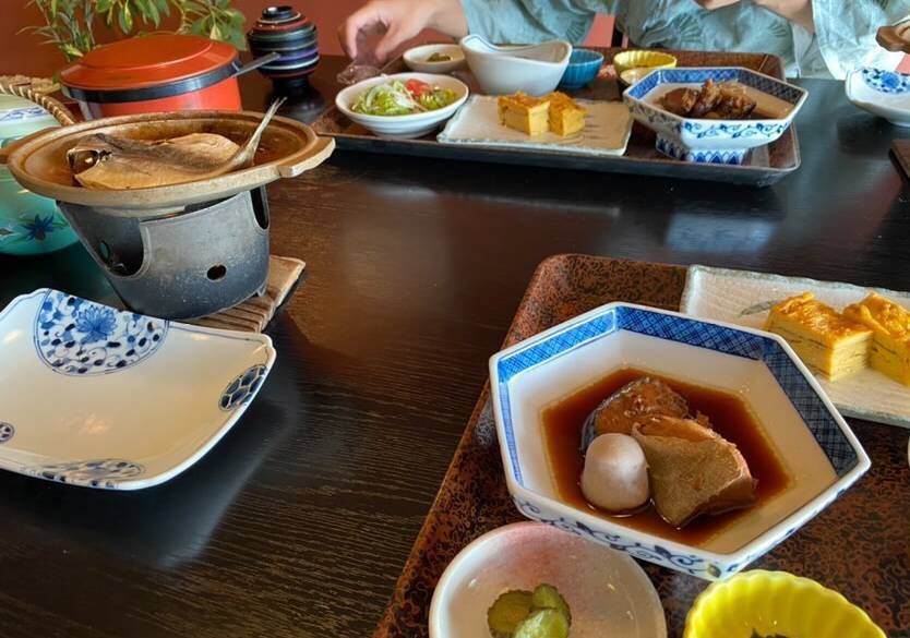 ちょっぴりワクワク♪
自分で干物を焼く朝食 / 2