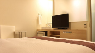 ダブルルーム ダブルベッド 1 台 喫煙可