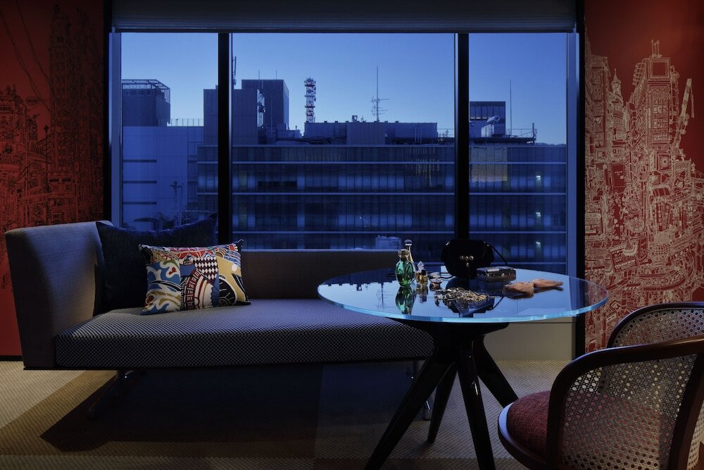 今度の誕生日祝いはホテルで決まり！4280512