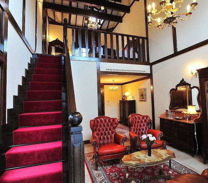 別荘のようなお部屋で
くつろぎのひと時 / 3