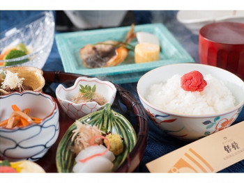 美味しい朝食で一日を始めよう3683122