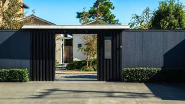 施設の入り口 / 8