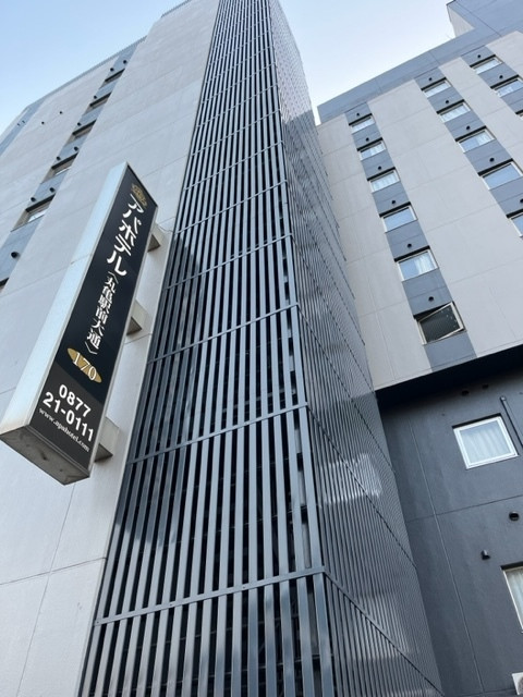 入口ドアの取っ手欠落で危うく怪我をするところだった