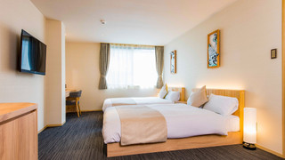 ダブルルーム (波)