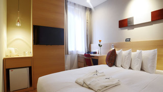 スタンダードダブル 禁煙　シャワーブース (バスタブなし)