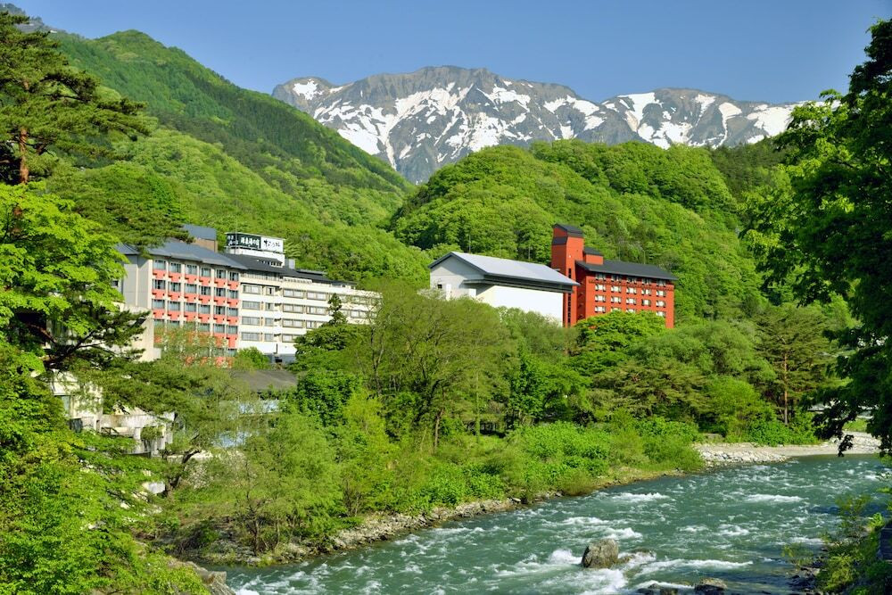 利根川沿いに広がる庭園と温泉、色々楽しめる温泉旅館4039113