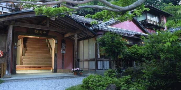 千歳楼（せんざいろう）（岐阜県 旅館） / 1