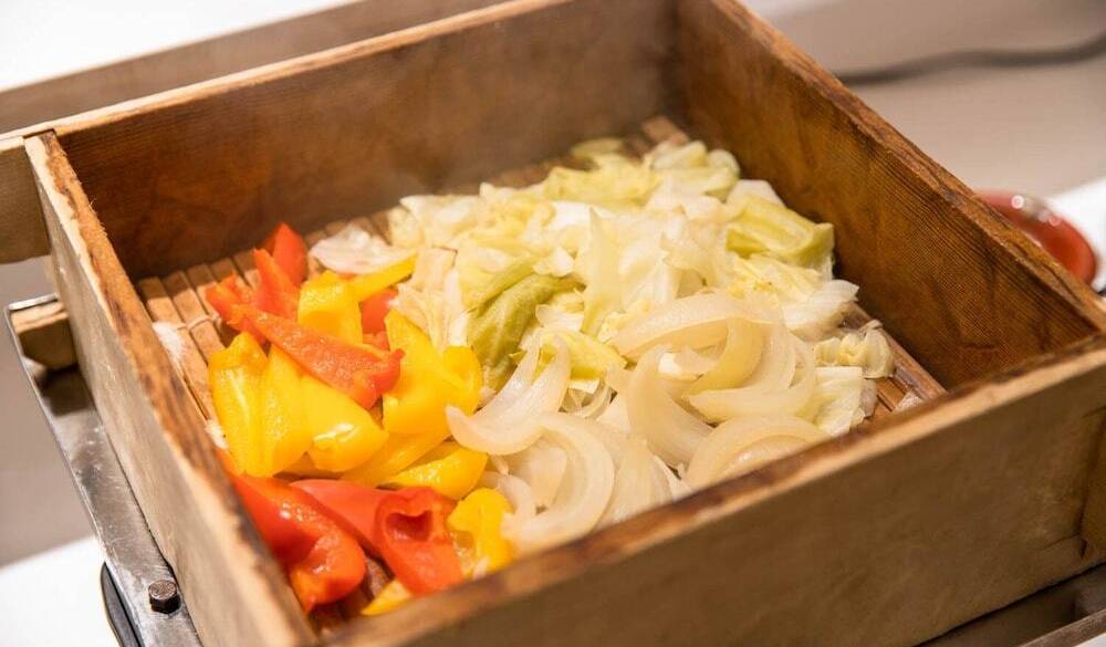 朝食 温泉蒸し野菜 / 2