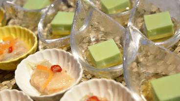 食事・飲み物 / 3