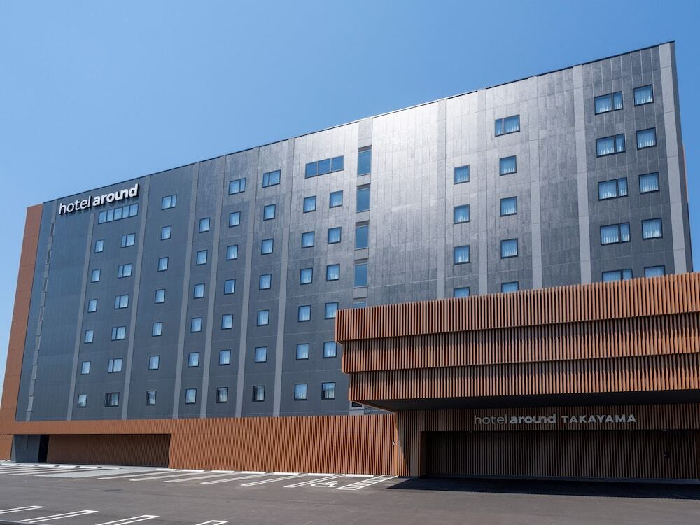 オリジナルガイドブックや観光マップの展示で飛騨高山の旅をサポート3415380