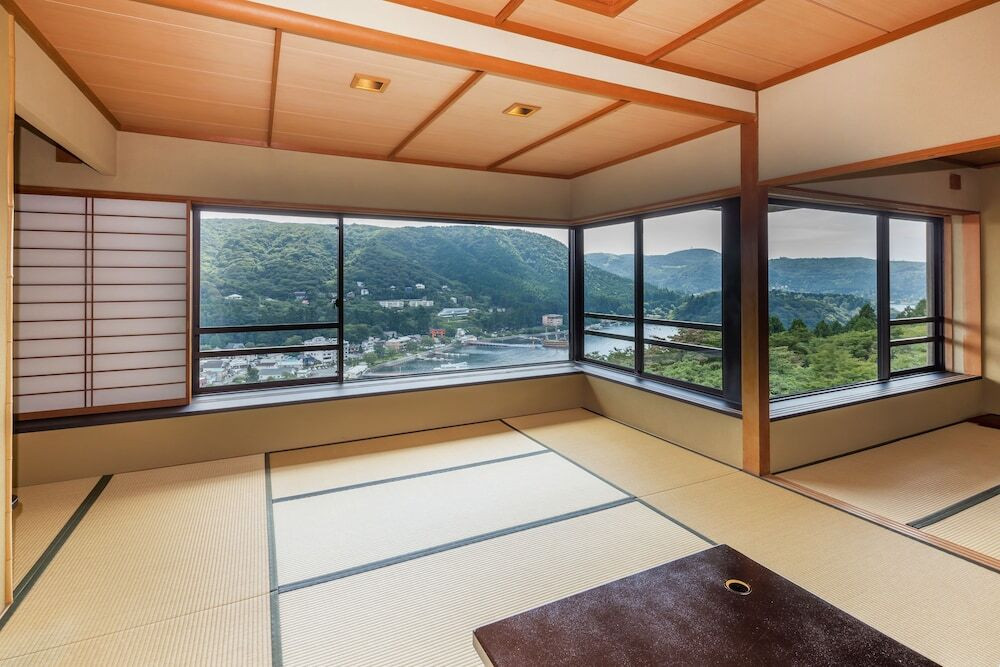 芦ノ湖を一望する温もりの宿。箱根山の天然水に癒される3652081