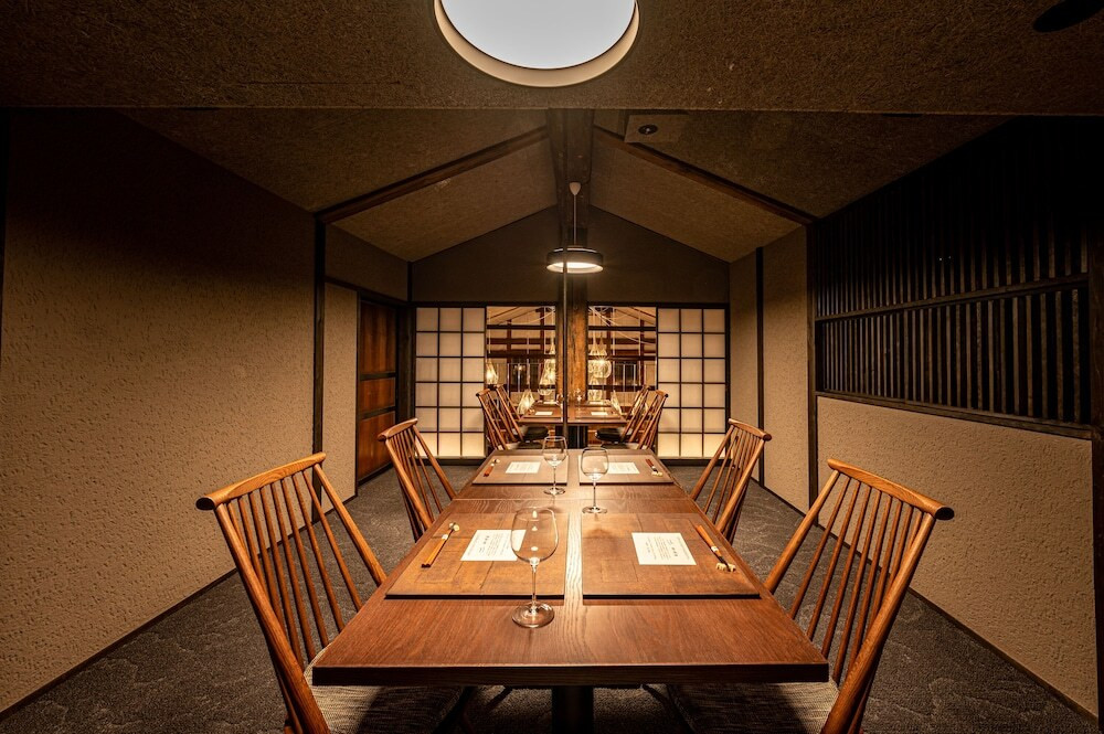 レストラン 嵓の内装(2)