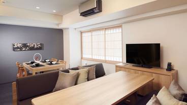 客室内のダイニングエリア / 32