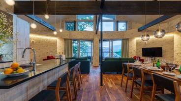 客室内のダイニングエリア / 9