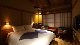 白群 ダブルベッドルーム 禁煙