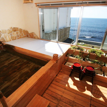 キッズメニューや和室あり。くじら展望風呂は迫力抜群！4278680