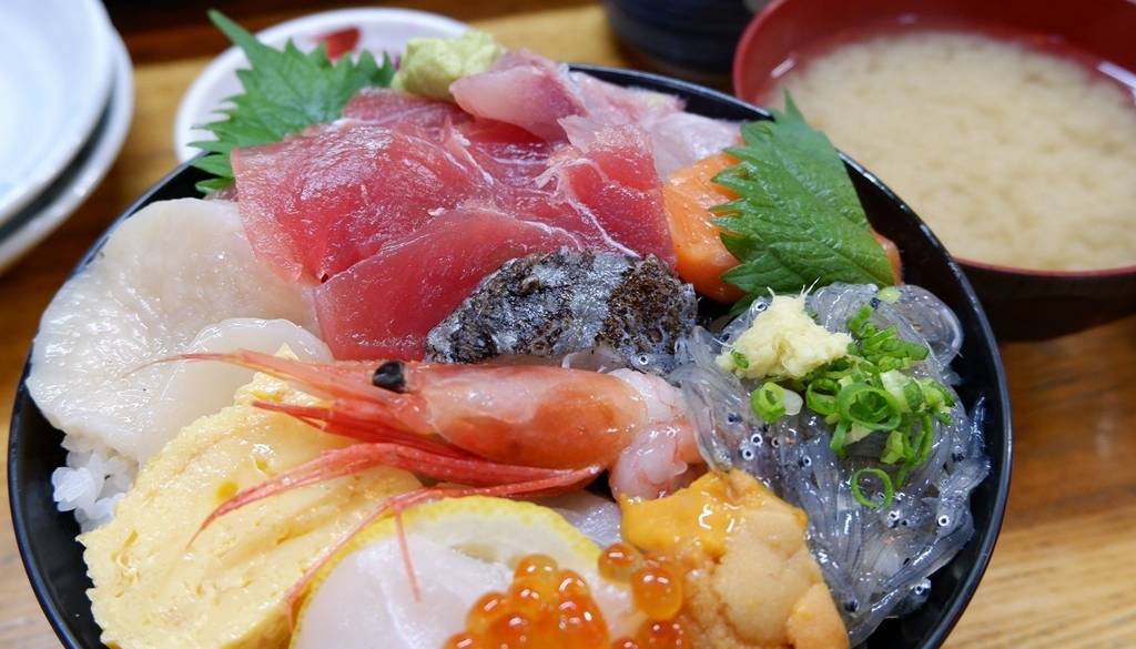 沼津港に立ち寄り
ランチ＆観光 / 3