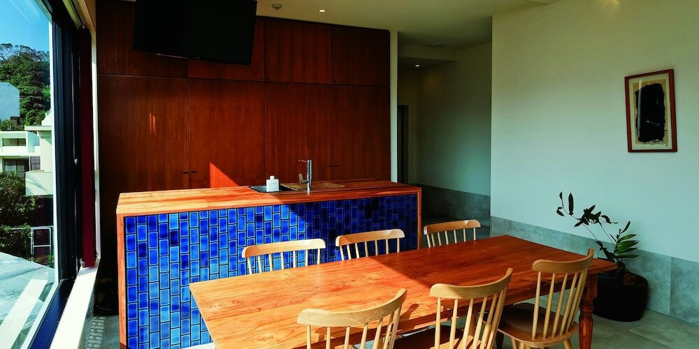 客室内のダイニングエリア