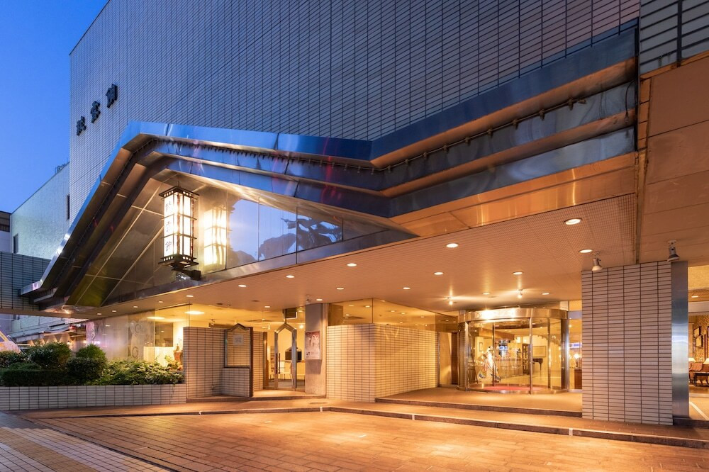 6. 歴史ある老舗ホテルで、上質な時間を「シャトレーゼホテル談露館」3476275