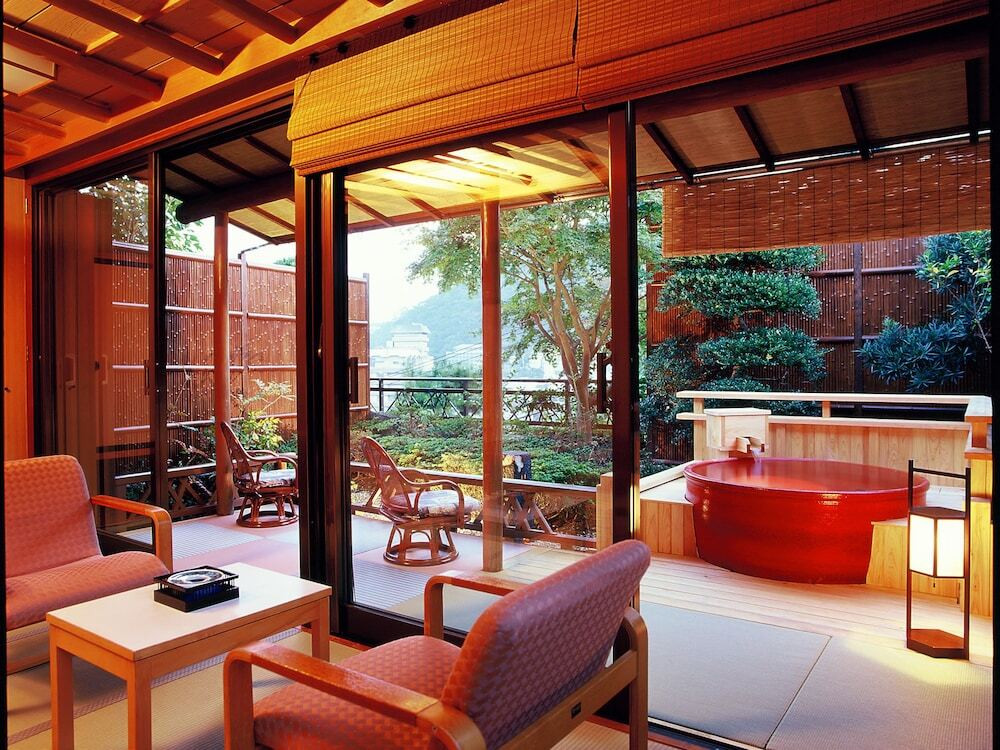 熱海海上花火大会がキレイに見える！絶好のポジションにある宿3933738