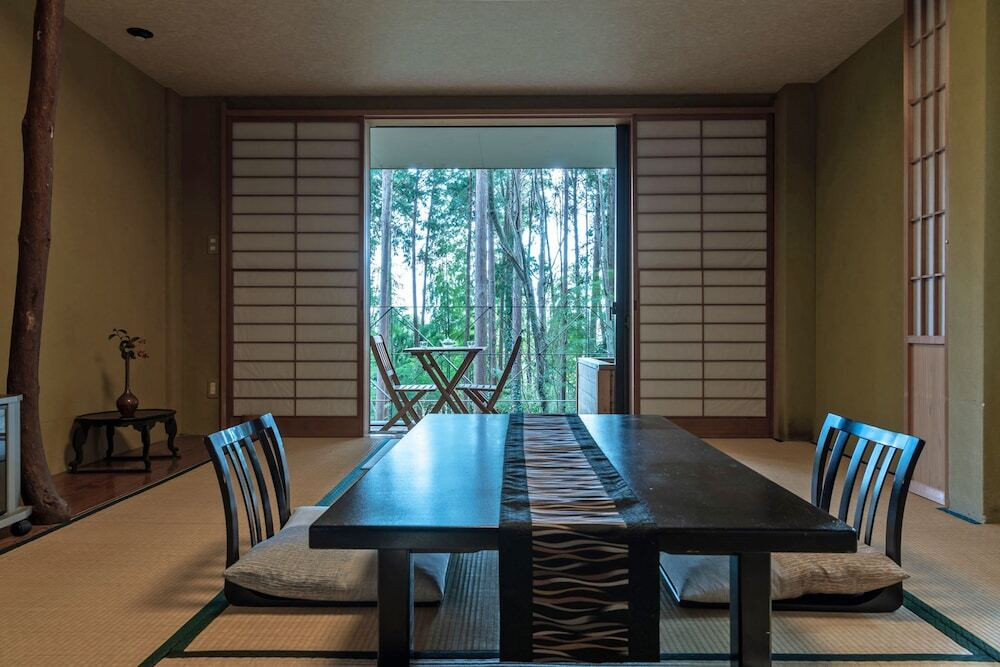 リスが住む森にひっそり佇む、大人の隠れ宿4244655