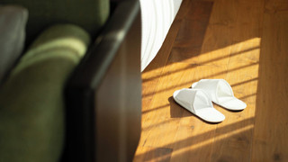 ルーム クイーンベッド 1 台 (Guest Room)