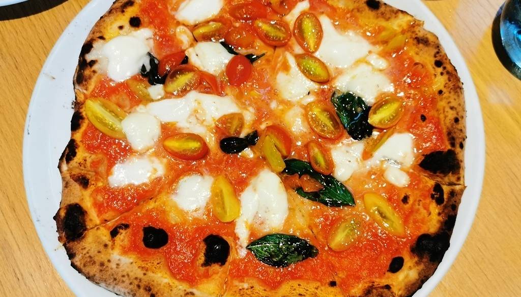 芦ノ湖を眺めながら
ワンちゃんとランチ / 2