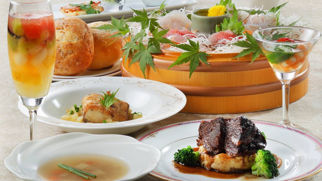 伊豆地元食材を使った
豪華ディナーに舌鼓 / 2