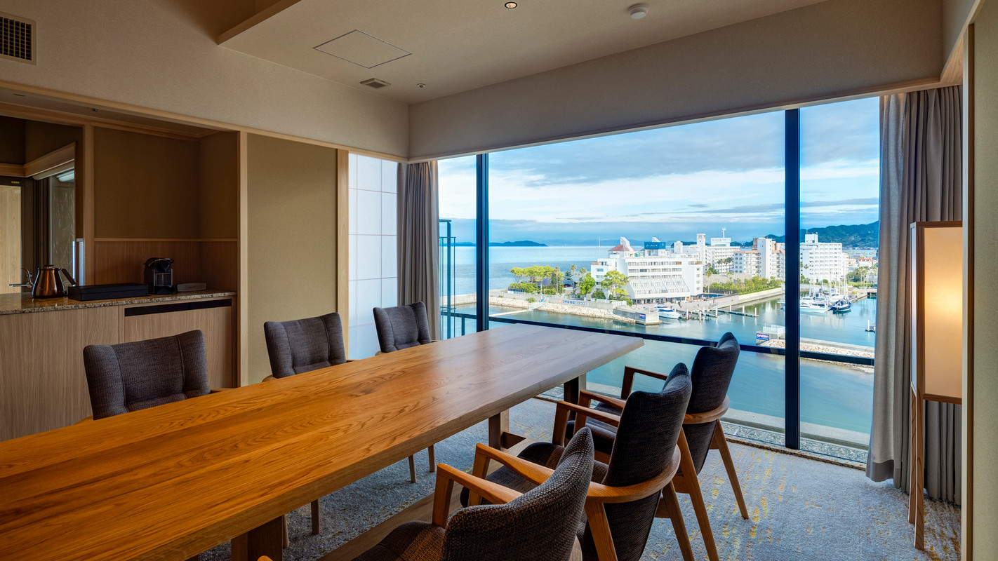 コンフォートフロア 専有露天風呂付特別客室 ダイニング