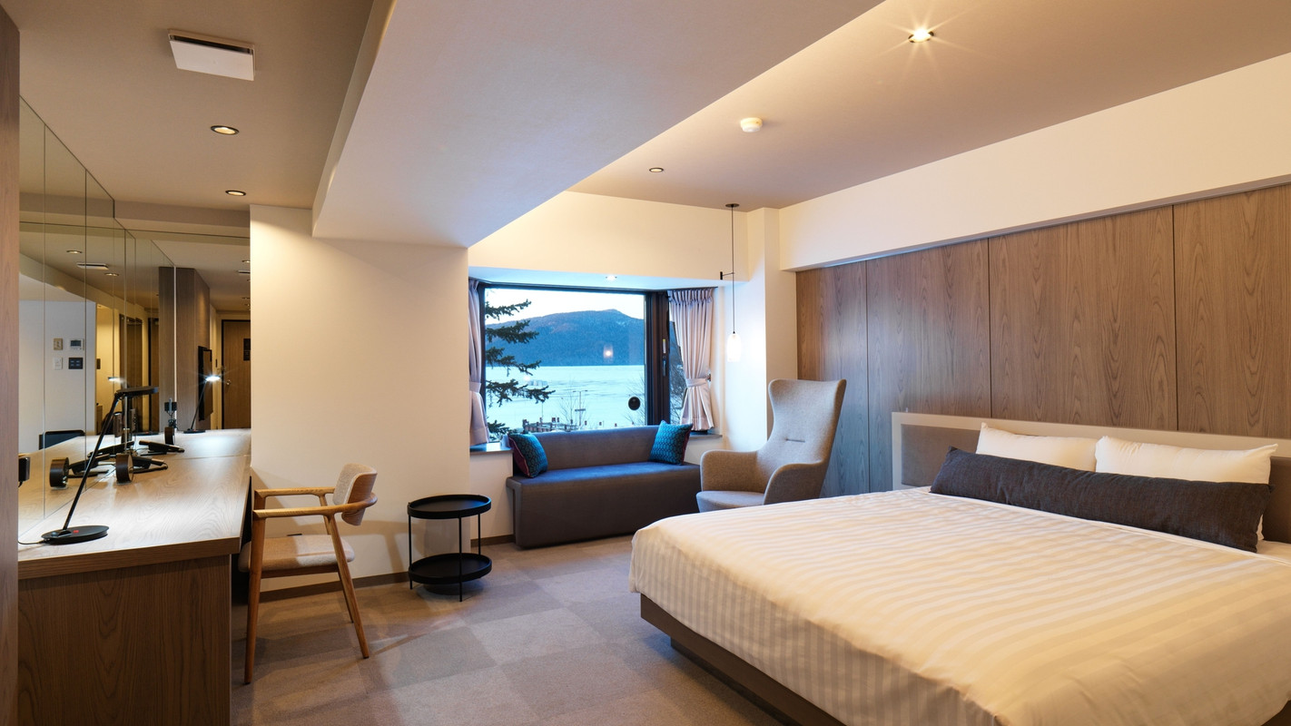 湖側 スーペリアダブル