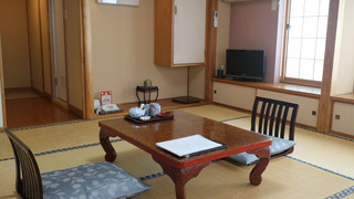 和室 8畳 バストイレ付