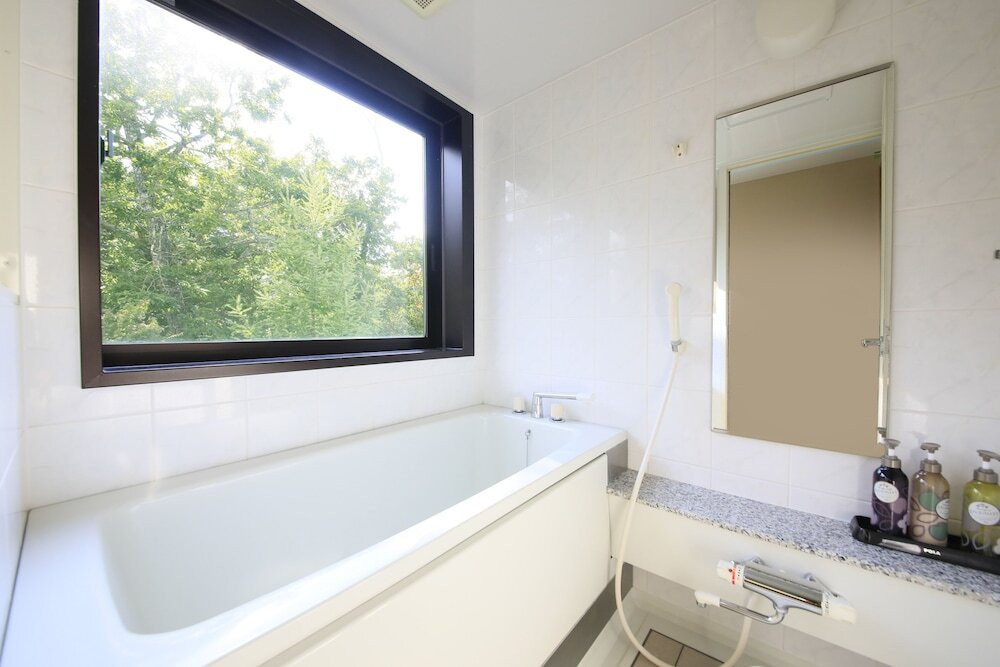 ビューバス付洋室ツイン／バスルーム①