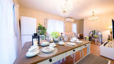 客室内のダイニングエリア / 24