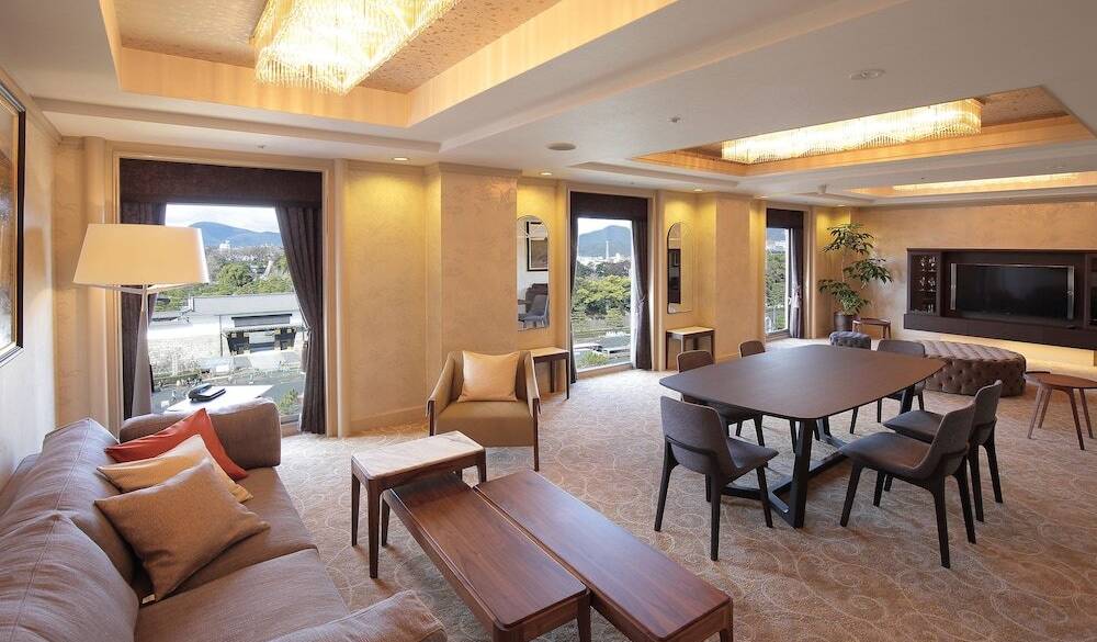 キャッスルスイート リビング / 2