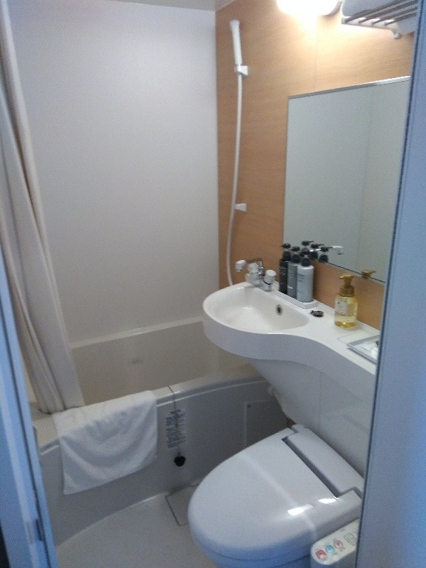 浴室のカランが自動温度調整でなかったので湯温の調整が大変でし