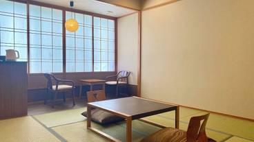 客室 / 12