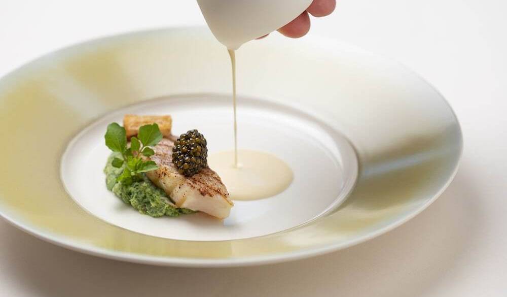 至福のフレンチで
パリ仕込みの美食に舌鼓 / 1