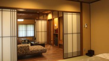 2階の半露天風呂付き客室 赤絵 / 6