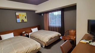 ツインルームシングルサイズベッド 2 台喫煙可