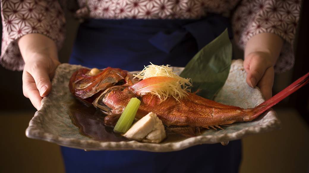 伊豆の食材を堪能できる
品数豊富な会席料理 / 2