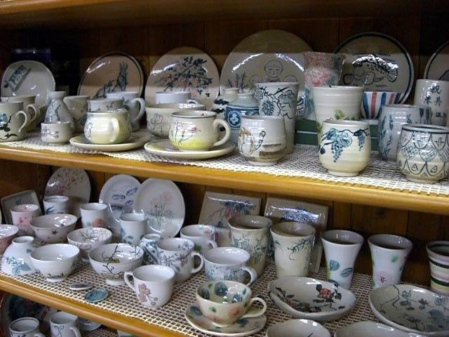 ワクワク！
陶芸体験に挑戦 / 4