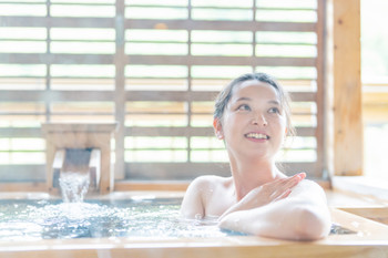 onsen open-air bath girls trip