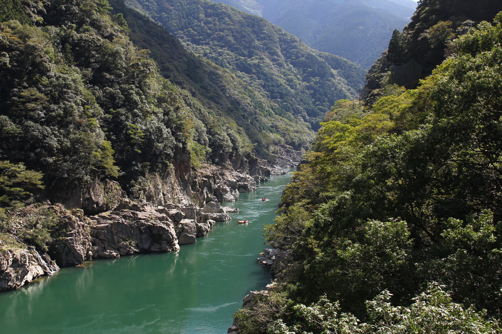 ラフティングとこだわり宿でストレス発散！3512411