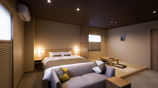 和洋室クイーンベッドルーム B