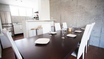 客室内のダイニングエリア / 24