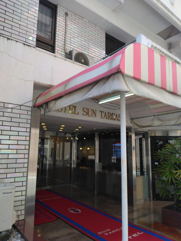 外観はやや古めですが、清潔感はしっかりでした。