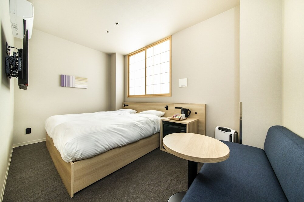 お泊りするなら「ALPHABED INN Ohori Koen」3737227